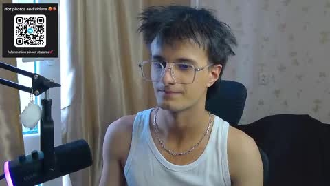 Snapshot of nuar_x chatting on 04-19-26, 01:43 Nuar X online show from 04-19-26, 01:43