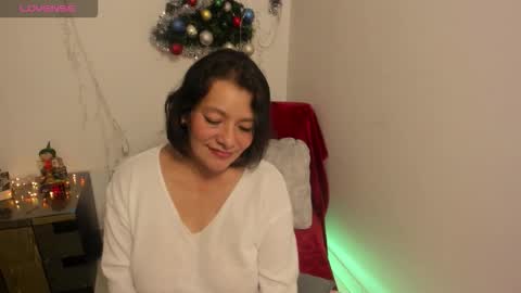 nuit_rose online show from 12-23-25, 01:47
