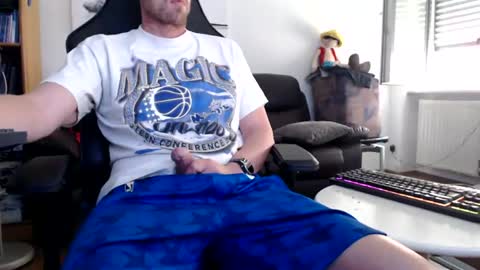 nursefan online show from 06-16-26, 01:14