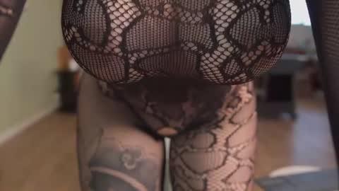 Snapshot of nuryforerogh chatting on 06-19-26, 06:45 Nury Forero online show from 06-19-26, 06:45
