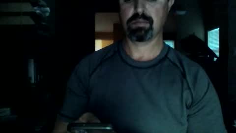 nvrenuff1979 online show from 06-08-26, 10:48