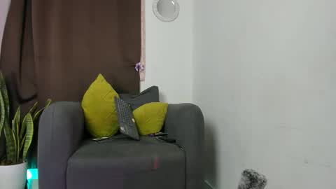 Nia online show from 05-06-26, 12:41