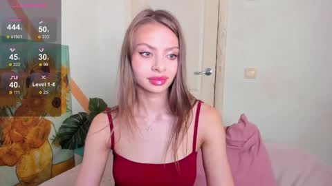 Snapshot of nymphobabee chatting on 05-02-26, 03:17 crystal 3 online show from 05-02-26, 03:17