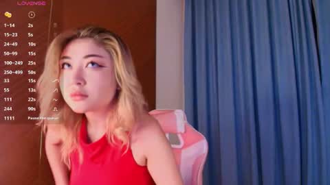 Snapshot of nyomi_moon chatting on 07-19-26, 08:34 nyomi_moon online show from 07-19-26, 08:34