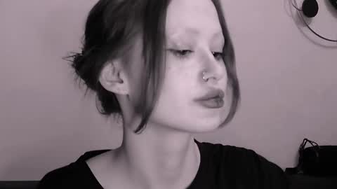 nyra_thira online show from 04-11-26, 04:00