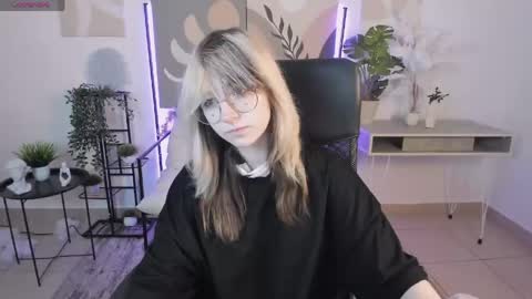 Snapshot of nyxcalderra chatting on 05-30-26, 04:53 Nyx online show from 05-30-26, 04:53