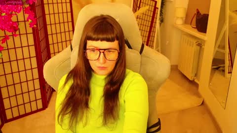 hey hey i am Lora and im new here hope to have some good time here 3 online show from 04-03-26, 12:25