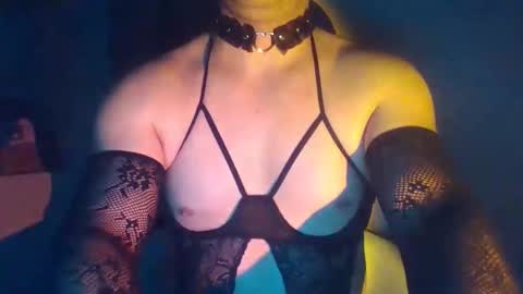 Snapshot of obscuraboy chatting on 06-07-26, 10:57 Doxy online show from 06-07-26, 10:57