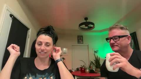 SimplyUs online show from 11-22-25, 10:58