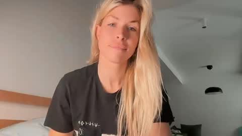 Snapshot of ocicatcat chatting on 04-14-26, 10:10 ocicatcat online show from 04-14-26, 10:10