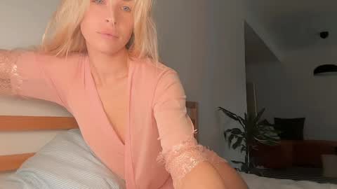 Snapshot of ocicatcat chatting on 04-15-26, 10:11 ocicatcat online show from 04-15-26, 10:11