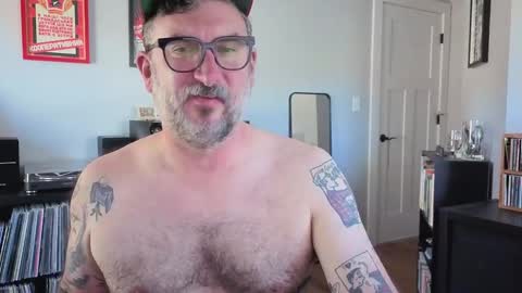 Office Dad online show from 10-01-25, 06:58