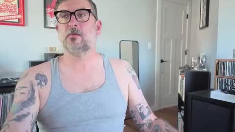 Office Dad online show from 10-02-25, 06:26