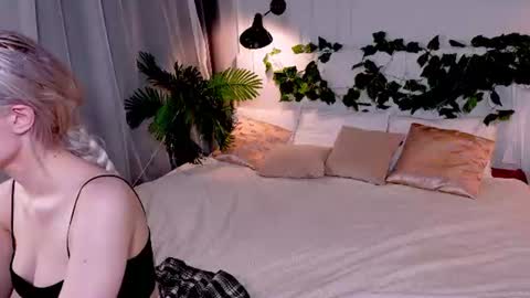 Lily online show from 07-10-26, 02:08