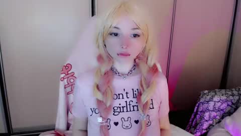 Snapshot of oh_pichuu chatting on 06-20-26, 05:54 Milly online show from 06-20-26, 05:54