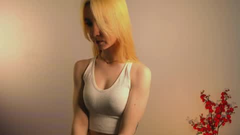 Emi and Ohpi online show from 04-03-26, 12:36