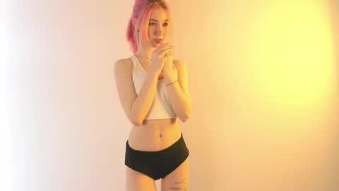 Emi and Ohpi online show from 04-25-26, 01:41