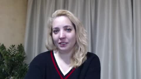 Snapshot of ohsweetmari chatting on 03-11-26, 04:57 Mari online show from 03-11-26, 04:57