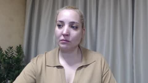 Snapshot of ohsweetmari chatting on 03-21-26, 05:16 Mari online show from 03-21-26, 05:16
