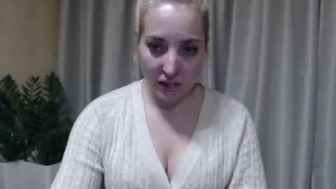 Snapshot of ohsweetmari chatting on 03-26-26, 04:34 Mari online show from 03-26-26, 04:34