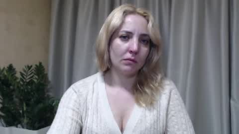 Snapshot of ohsweetmari chatting on 04-09-26, 03:50 Mari online show from 04-09-26, 03:50