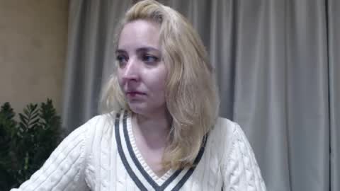 Snapshot of ohsweetmari chatting on 04-16-26, 03:57 Mari online show from 04-16-26, 03:57
