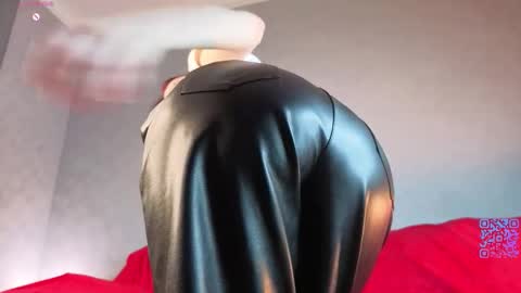 Yumi online show from 03-10-26, 06:57