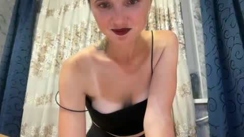 Snapshot of oktavia7777 chatting on 07-15-26, 05:18 Oktavia7777 online show from 07-15-26, 05:18