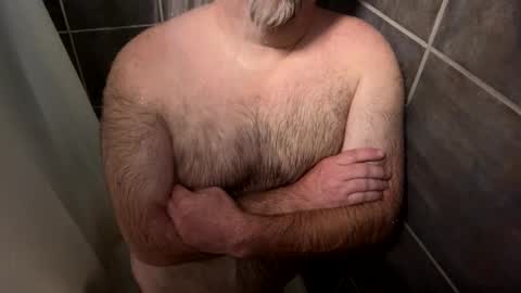 Snapshot of oldbones2 chatting on 10-03-25, 01:35 oldbones2 online show from 10-03-25, 01:35