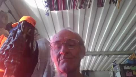 oldman1154565 online show from 07-04-26, 04:46