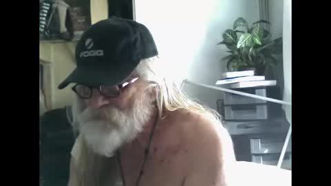 oleredtre online show from 04-05-26, 07:33