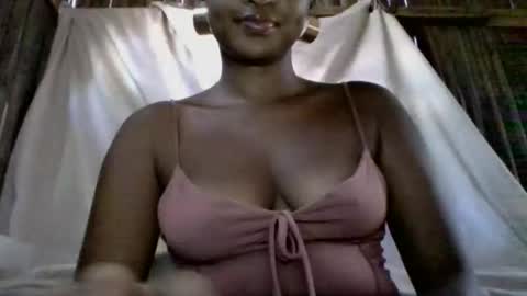 Snapshot of olinah610 chatting on 04-17-26, 06:27 olinah610 online show from 04-17-26, 06:27