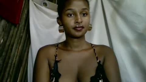 Snapshot of olinah610 chatting on 04-26-26, 06:22 olinah610 online show from 04-26-26, 06:22