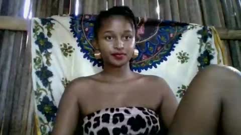 Snapshot of olinah610 chatting on 05-11-26, 05:35 olinah610 online show from 05-11-26, 05:35