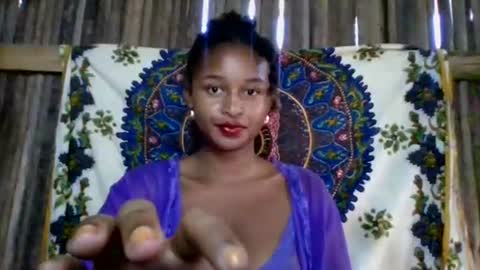 Snapshot of olinah610 chatting on 05-13-26, 05:38 olinah610 online show from 05-13-26, 05:38