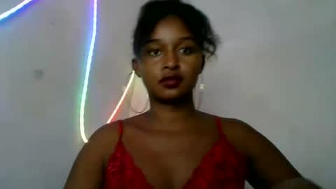 Snapshot of olinah610 chatting on 05-24-26, 10:20 olinah610 online show from 05-24-26, 10:20