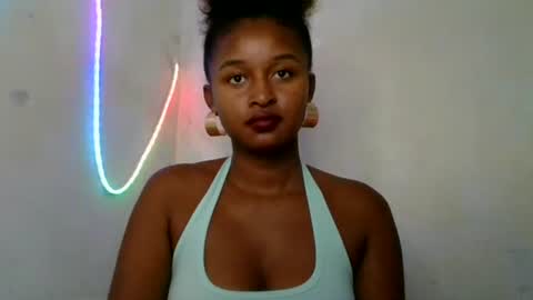 Snapshot of olinah610 chatting on 05-26-26, 12:01 olinah610 online show from 05-26-26, 12:01
