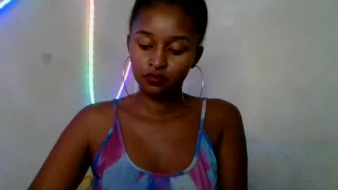 Snapshot of olinah610 chatting on 05-27-26, 12:13 olinah610 online show from 05-27-26, 12:13