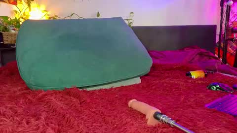 Olive online show from 05-11-26, 02:45