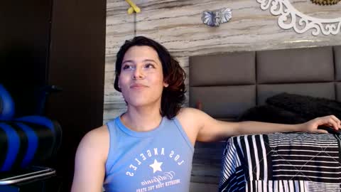 Snapshot of oliver__brown chatting on 02-01-26, 12:20 Oliver online show from 02-01-26, 12:20