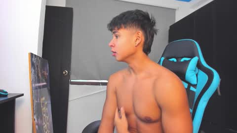 Oliver bray online show from 11-03-25, 05:25