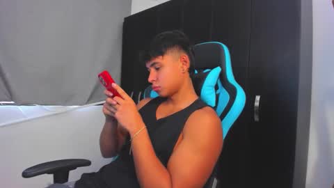 Oliver bray online show from 11-21-25, 03:00