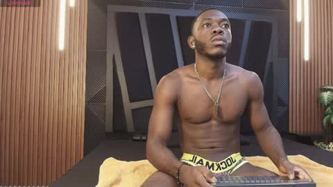 OLIVER LAURENT online show from 04-07-26, 11:21