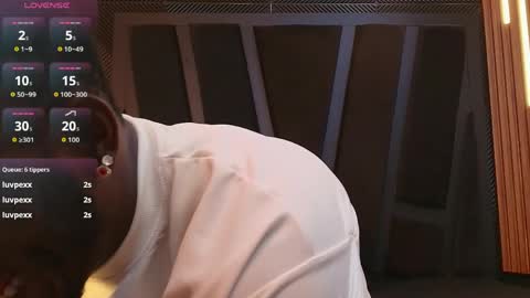 OLIVER LAURENT online show from 04-19-26, 11:31