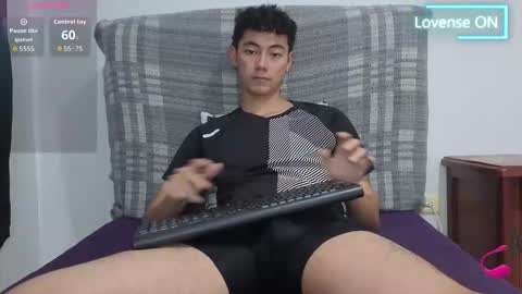 Snapshot of oliver_rayman chatting on 02-15-26, 09:33 Oliver Rayman online show from 02-15-26, 09:33