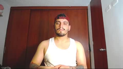 Snapshot of olivervitale chatting on 01-06-25, 11:09 Oliver online show from 01-06-25, 11:09