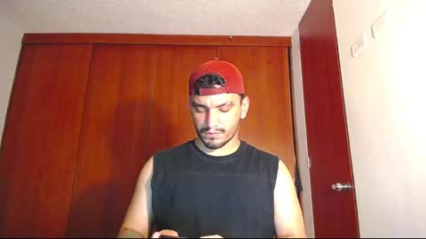 Snapshot of olivervitale chatting on 01-09-25, 10:09 Oliver online show from 01-09-25, 10:09