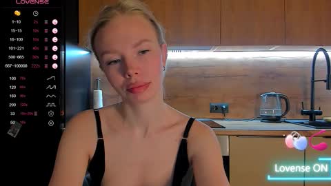 Olivia 3 online show from 03-30-26, 10:00