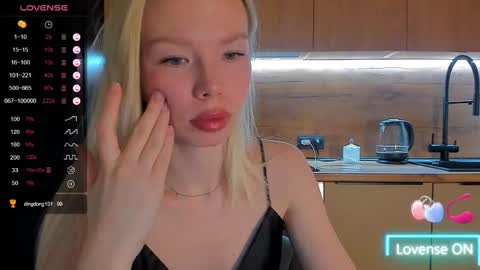 Olivia 3 online show from 04-16-26, 09:37