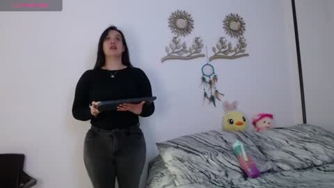 Olivia Gonzales online show from 06-14-26, 01:36